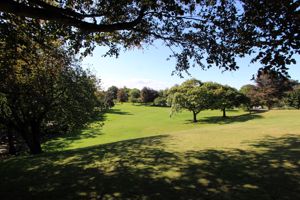 Pittencrieff Park- click for photo gallery